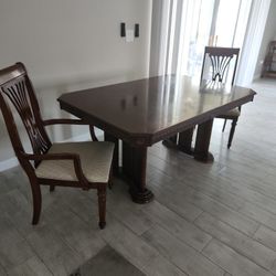 Beautiful Hard Wood Dining Table. 6 Chairs. Cheap 