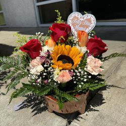 Mother’s Day Flower Arrangement: Barro