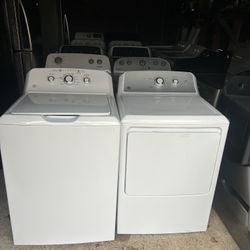 Set washer and dryer. GE washer 4.0cuftGE  dryer 7.0cu ft