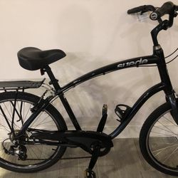 Giant Suede Hybrid Comfort Leisure  Bike Ready/Ride