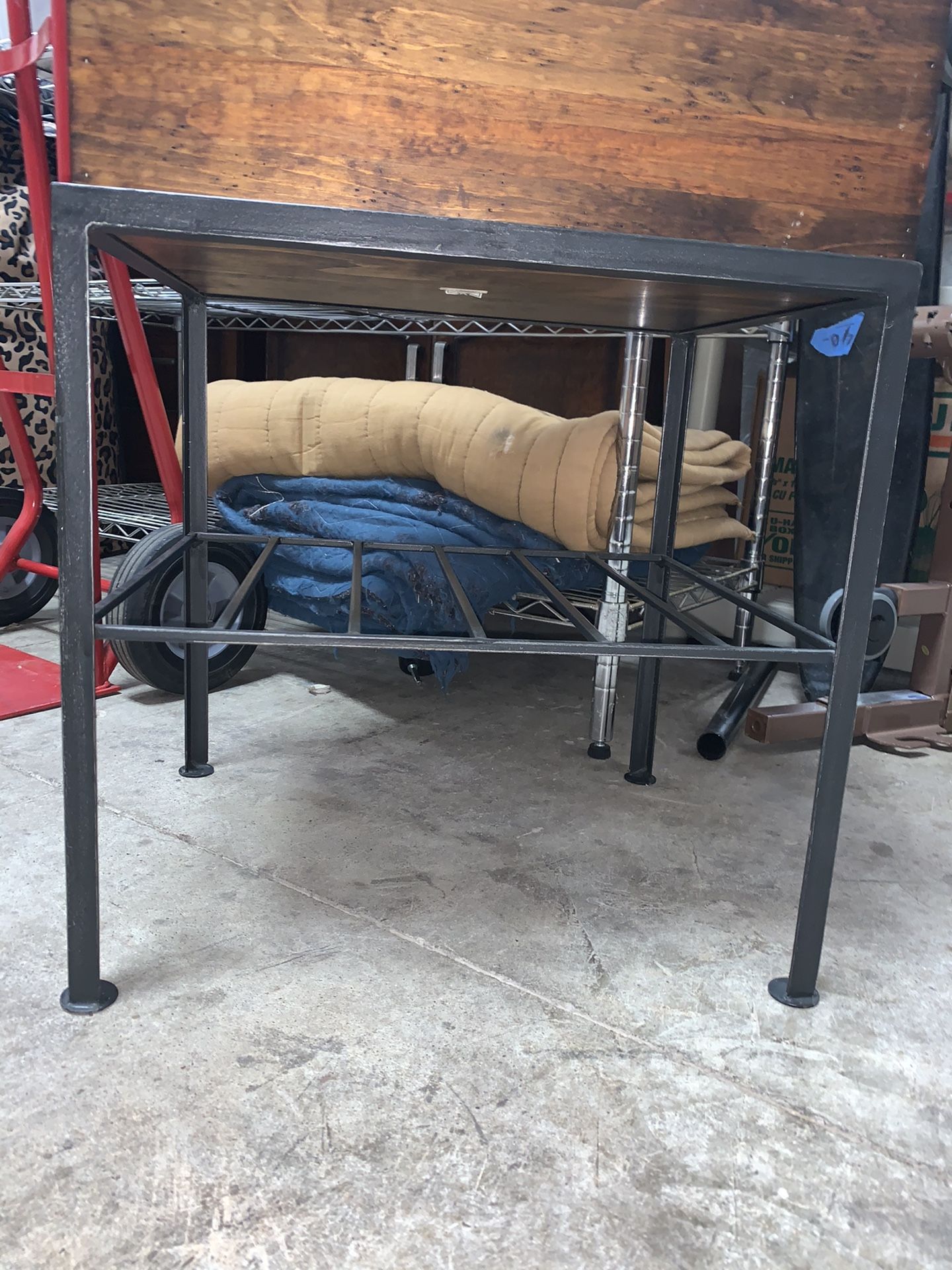 Chest With Stand