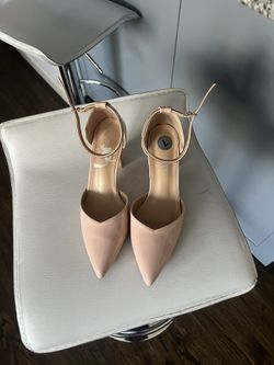 $18 Bonitos Zapatos Size 7