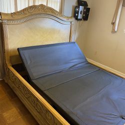 Queen Size Adjustable Bed Frame *Floor Model