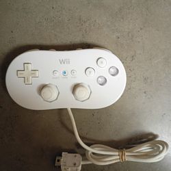 Classic Controller for Nintendo Wii, OEM #RVL-005, White, Tested, Working.