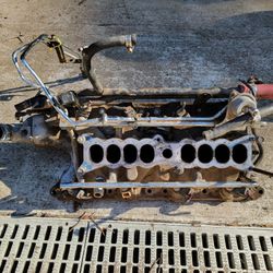 1 Ford Mustang GT 302 HO Upper & Lower Intake Manifold  Factory OEM