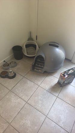Cat litter box