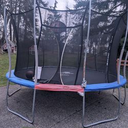 Free Trampoline 