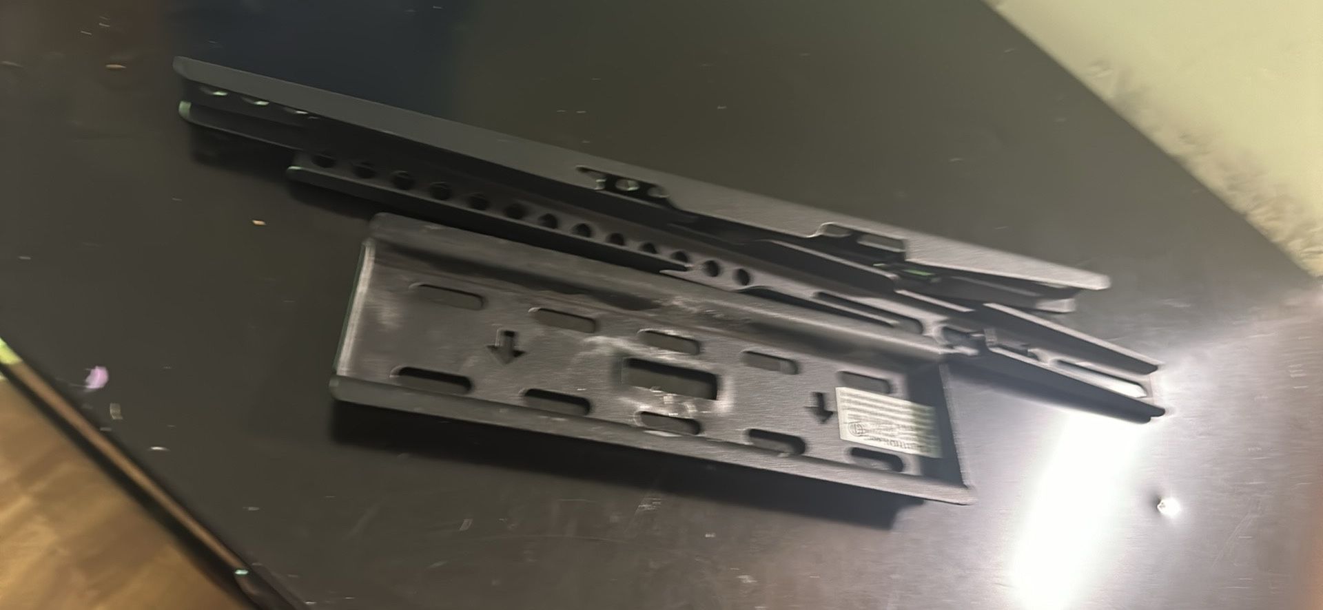 32 Inch Wall Mount