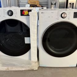 New LG Washer And Electric Dryer Set 