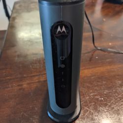 MOTOROLA 8x4 Cable Modem, Model MB7220, 343 Mbps DOCSIS 3.0,