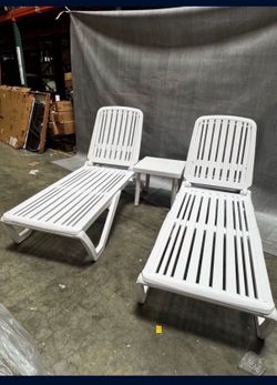 Assembled New 3 Pieces White Plastic Outdoor Patio Pool Chase Lounge. Adjustable Recliner.