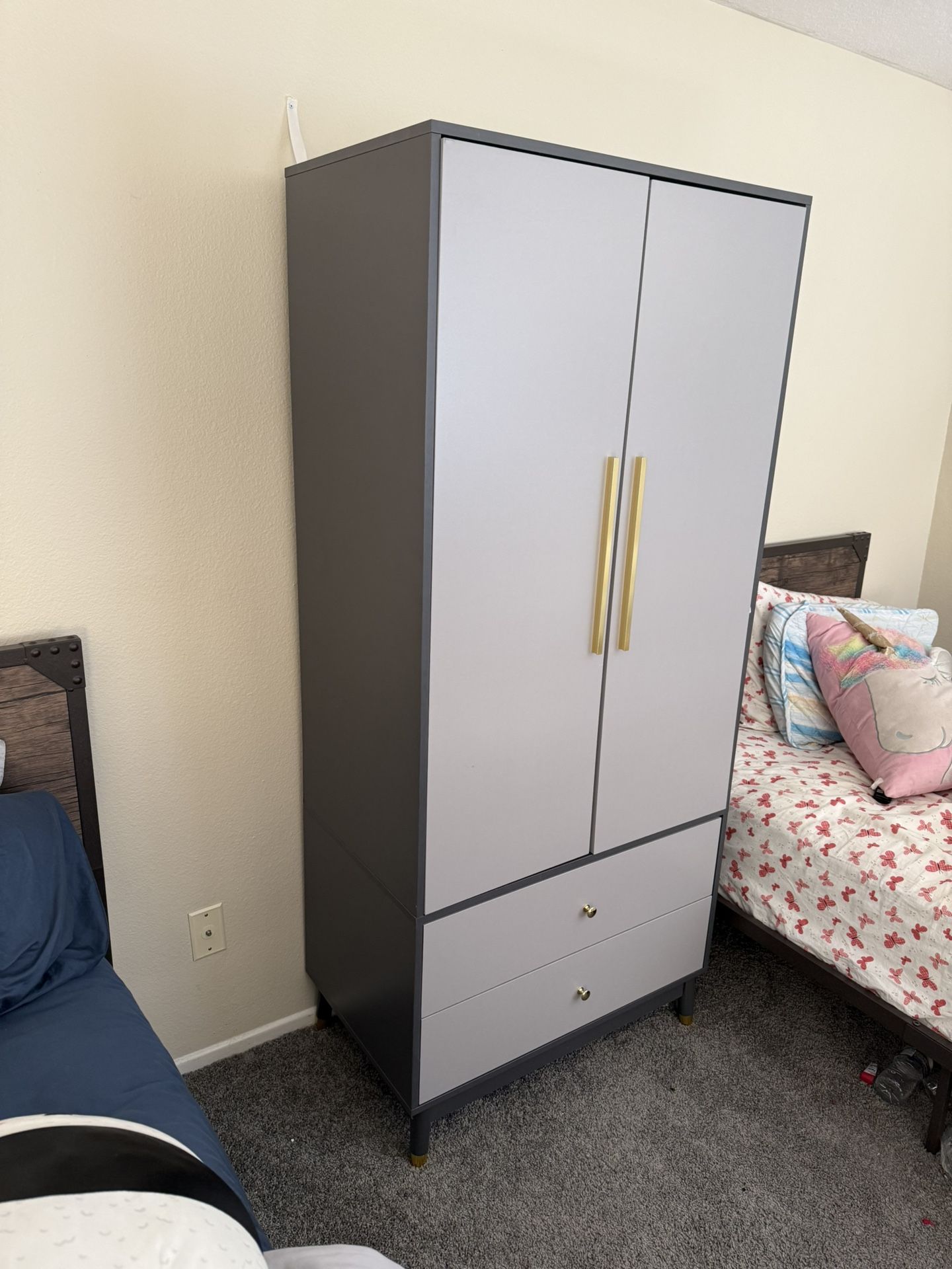Wardrobe / Dresser