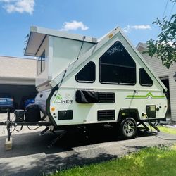 Fully-loaded Like-New 2021 Aliner LXE 