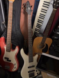 5 string bass guitar color white
