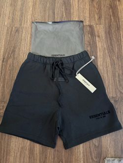 ESSENTIALS SHORTS