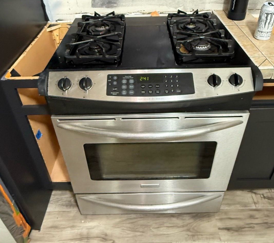Frigidaire Professional 30" Gas Range - $195