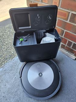 IRobot Roomba j7+ vacuum