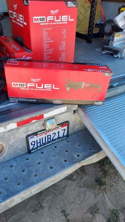 Milwaukee
M18 FUEL 18V Lithium-lon
Brushless Cordless GEN 2
SUPER HAWG 1/2 in. Right
Angle Drill (Tool-Only)