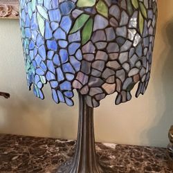 Tiffany Style Wisteria Metal And Glass Lamp
