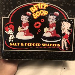 Vintage Betty Boop Salt Shakers 