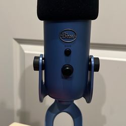 Blue Yeti mic and Muffler