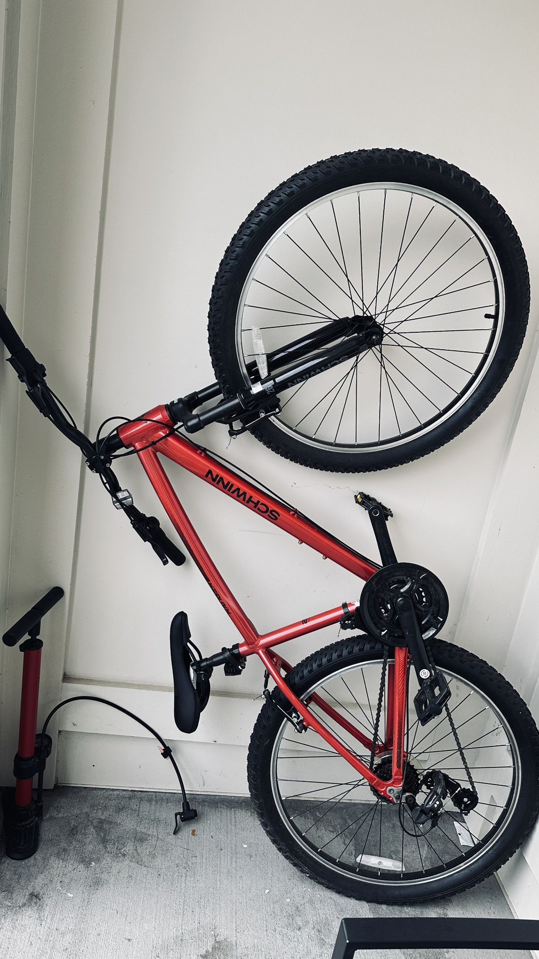 Schwinn Ranger Mountain Bike – Like New!