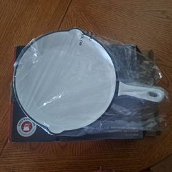 Chef's Counter White Enameled Cast Iron Skillet