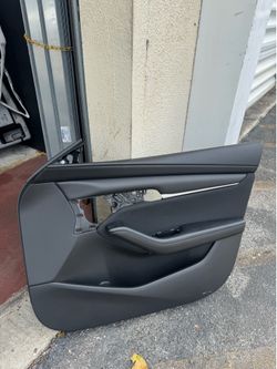 MAZDA 3 COVER DOOR PANEL