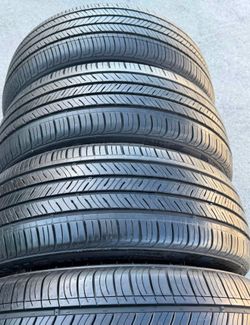 205 60 16 Kumho I'm selling this set of tires with 80% life left on all 4