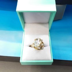 Women's Ring - Yellow Gold 14k (.585) 6.3 grams Size 7