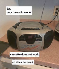 Spirit Radio $22
Cassette player and CD do not work!
Pick up in Harlingen, I live near Walmart
Antiques and Telephones