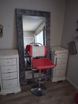 Vanity Mirror with 2 Drawers Stands