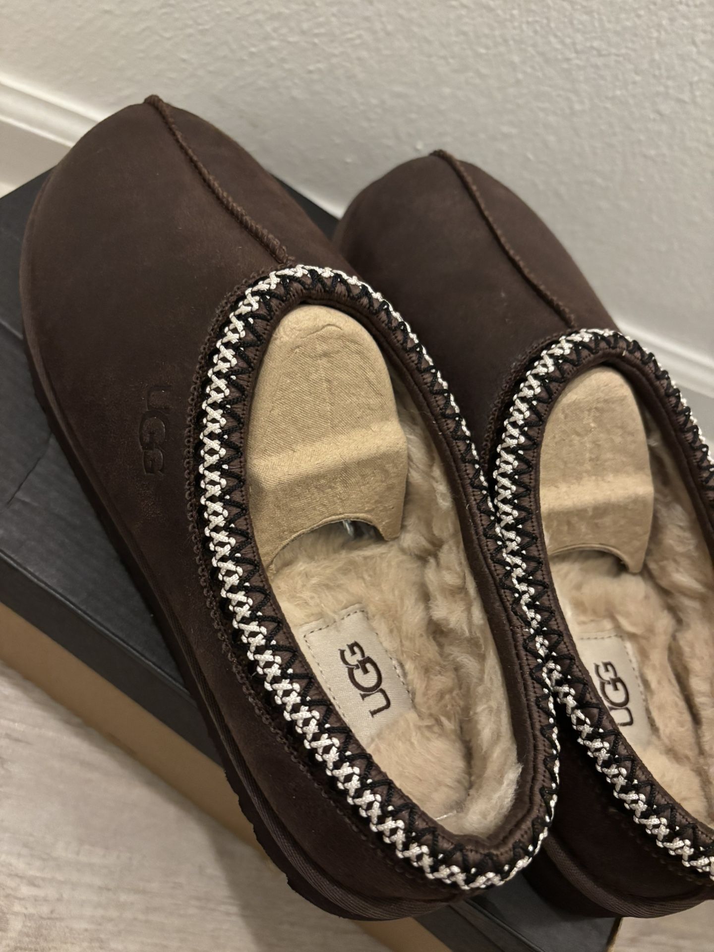 AUTHENTIC UGG Men's Tasman Distressed Slippers, Brown Size USA 10, Brand New