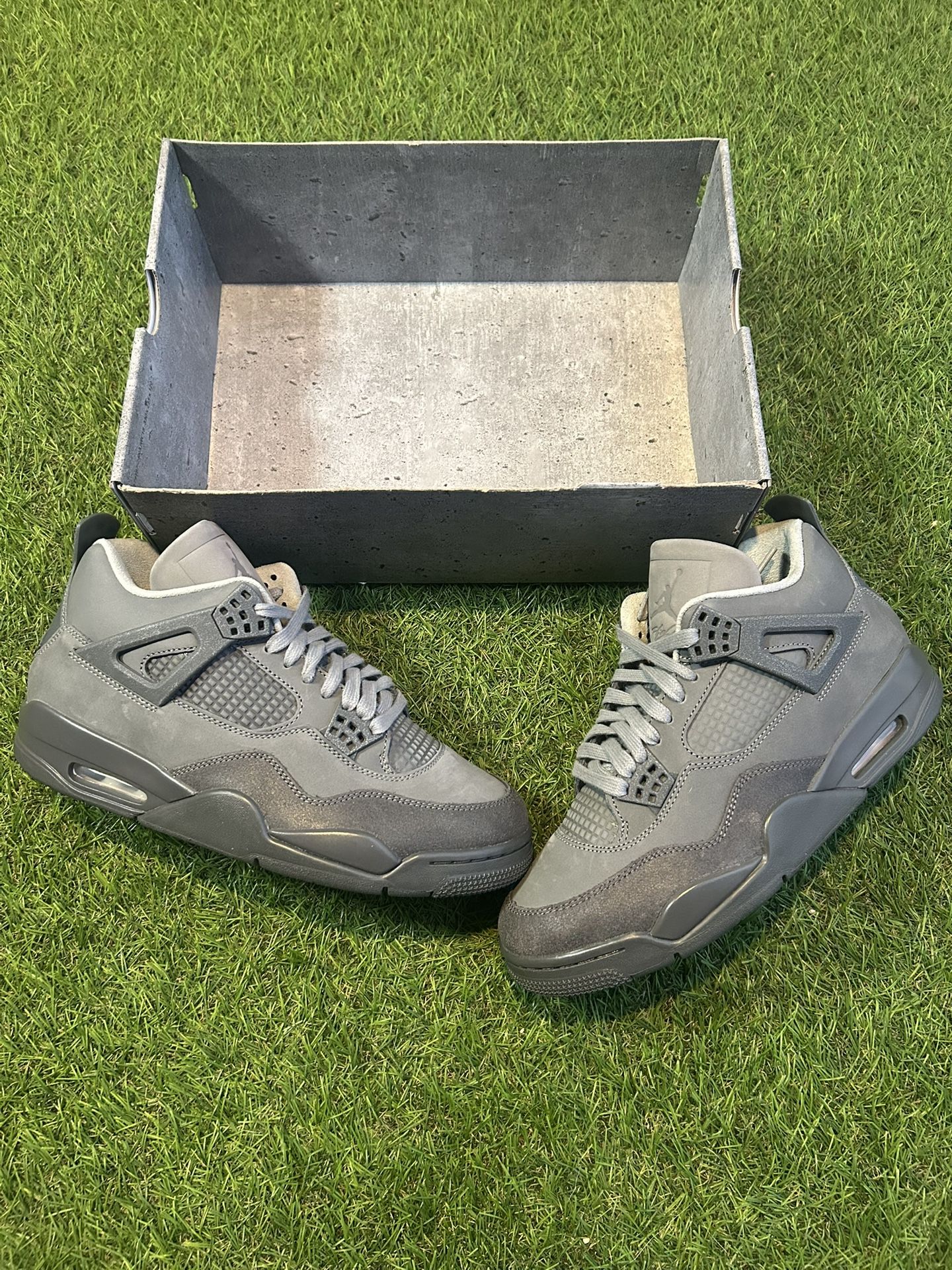 DS Jordan 4 Wet Cement