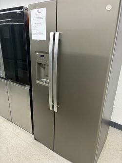 $1633 GE Side-by-Side Refrigerator with Ice and Water Dispenser