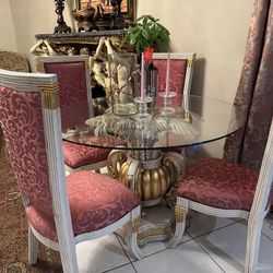 Decorative Table With Chairs