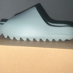 Adidas Yeezy slide “Salt”  Size 8M $90 CASH FIRM