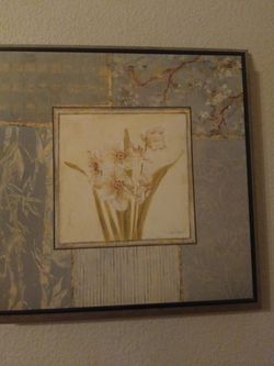 House hold decor $25 take it all.. Take it all 20. We can meet east side