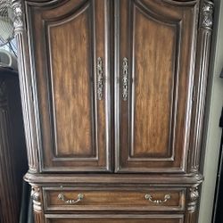 Great Quality Bedroom Set  *Cal King* 