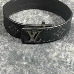 L  V bracelet 
