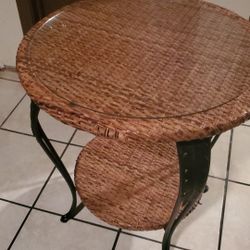 Wicker/bamboo end table