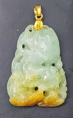 BEAUTIFUL VINTAGE JADE PENDANT "SUPER NICE""