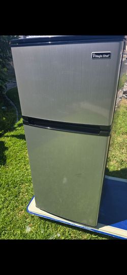 Mini refrigerator