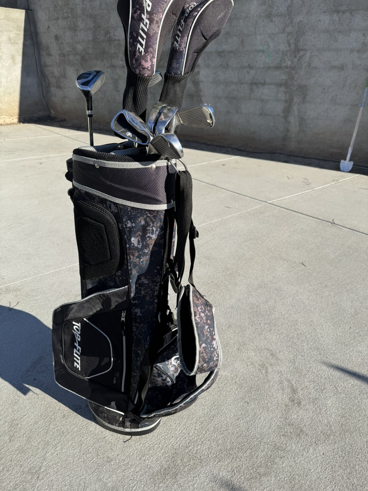 Top flight golf clubs pro 9 Clubs With Camo bag