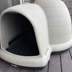 Petmate Indigo Igloo Dog House (Large)