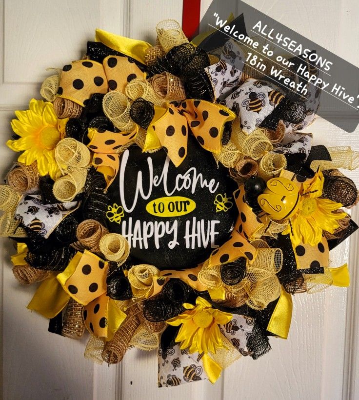 Wreath "Welcome To Our Hive" .