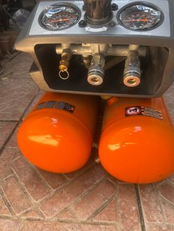 RIDGID AIR COMPRESSOR  STRONG START Reliable Starting in Any Power Condition Quiet Compressor 77aBA Maintenance-Free Pump 5.1 SCFM @ 90 PSI 200PS/ 4.5