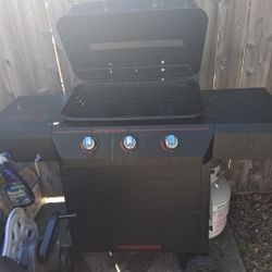 Propane BBQ 1/2 Tank Full Comes With BBQ Cover 