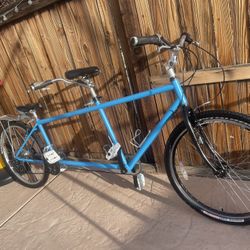 This is a Schwinn Twinn Classic Tandem Adult Beach Cruiser Bike. 