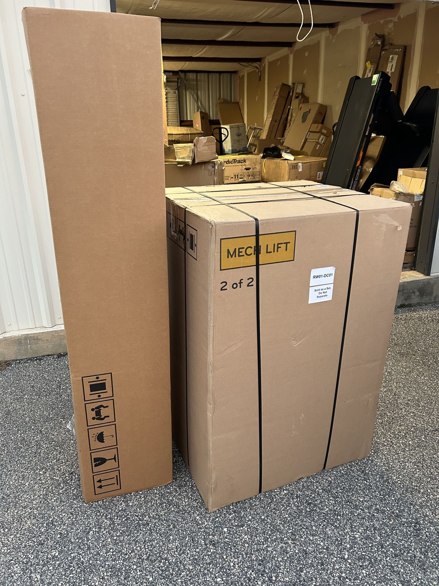 Peloton Row Rowing Machine with 24” HD Swiveling Touchscreen Brand New in Box 🔥🔥